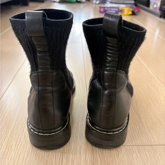 THE ROW Fara Ribbed Cashmere-Paneled Leather Chelsea Boot - Picture 3 of 5